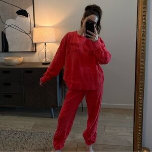 H&M Women’s Red Sweatshirt and Pants Matching Set New York NWT